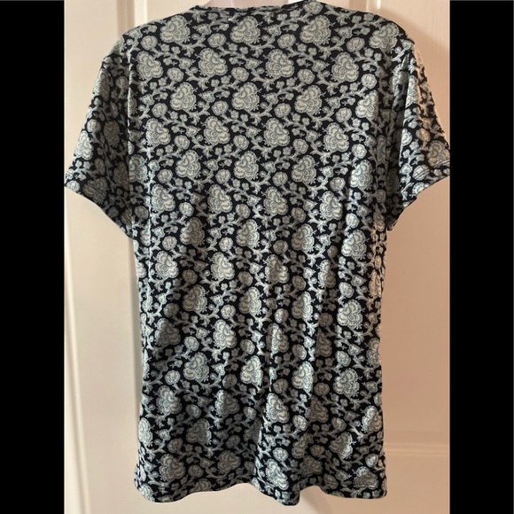 *SOLD* Beautiful Short Sleeve Top - Picture 3 of 3